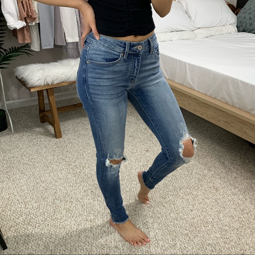 🆕 Zach - Medium Wash Slit Denim - Picture 4 of 5